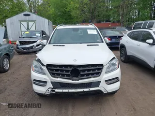 2012 Mercedes-Benz M ML 350 with VIN 4JGDA5HB1CA063846, listed as a IAAI auction lot 42032560 with 175,946 mi miles. Bid and sale history available at carsss.com. Image 12.