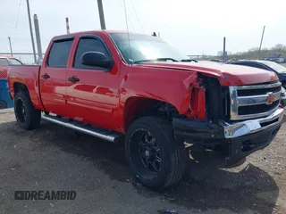 2011 Chevrolet Silverado 1500 LT with VIN 3GCPKSE37BG303301, listed as a IAAI auction lot 42097369 with 175,611 mi miles and . Bid and sale history available at DreamBid. Image 1.