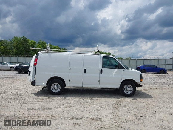 2017 Chevrolet Express Cargo with VIN 1GCWGAFF4H1102432, listed as a IAAI auction lot 42458698 with 282,698 mi miles and . Bid and sale history available at DreamBid. Image 14.