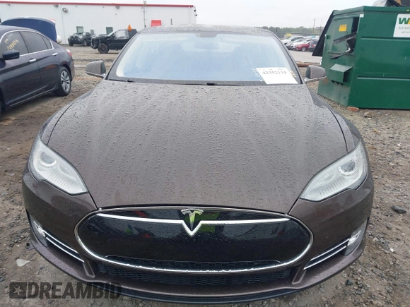 2013 Tesla Model S с VIN 5YJSA1CG0DFP14013, выставлен на аукционе IAAI как лот 42352134 с пробегом 99 996 миль миль и . История ставок и продаж доступна на DreamBid. Изображение 12.