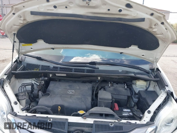 2016 Toyota Sienna XLE with VIN 5TDYK3DC4GS702638, listed as a IAAI auction lot 42255793 with 124,977 mi miles and . Bid and sale history available at DreamBid. Image 10.