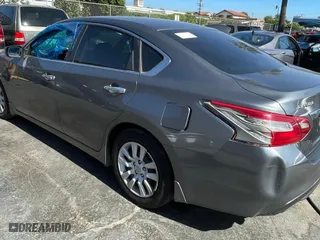2018 Nissan Altima 2.5 SL with VIN 1N4AL3AP5JC156940, listed as a Copart auction lot 51164755 with 147,629 mi miles and Clean Title. Bid and sale history available at carsss.com. Image 3.
