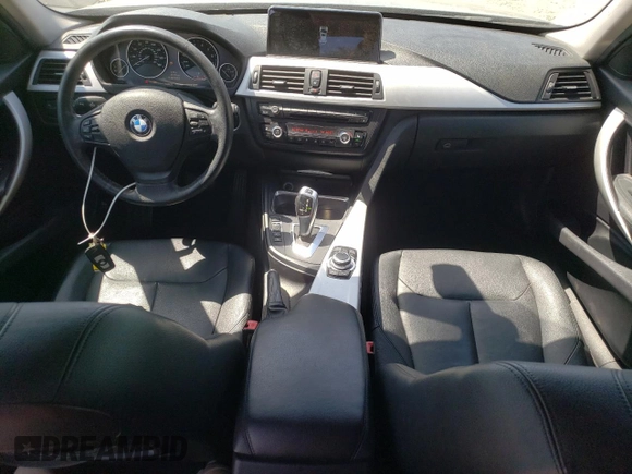 2013 BMW 3 Series 328i z VIN WBA3C1G59DNR46373, wystawiony jako Copart lot #60681655 z przebiegiem 145 678 mil mil oraz Szkoda całkowita • Salvage title. Historia ofert i sprzedaży dostępna na DreamBid. Obrazek 8.