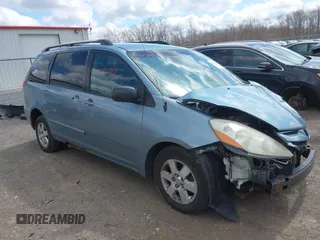 2008 Toyota Sienna CE with VIN 5TDZK23C58S166087, listed as a IAAI auction lot 42032255 with 258,100 mi miles. Bid and sale history available at carsss.com. Image 1.