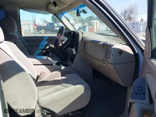 2003 Chevrolet Silverado 1500 LT with VIN 2GCEC19T831133145, listed as a IAAI auction lot 41484184 with 136,153 mi miles. Bid and sale history available at carsss.com. Image 5.