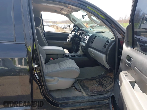 2010 Toyota Tundra 4WD Truck with VIN 5TFUM5F14AX015516, listed as a IAAI auction lot 42118639 with 204,489 mi miles. Bid and sale history available at carsss.com. Image 5.