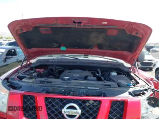 2011 Nissan Titan Pro-4X z VIN 1N6BA0ECXBN317554, wystawiony jako IAAI lot #42310942 z przebiegiem 152 264 mil mil oraz . Historia ofert i sprzedaży dostępna na DreamBid. Obrazek 10.