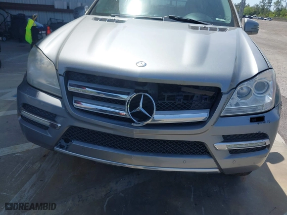 2011 Mercedes-Benz GL-Class GL 450 with VIN 4JGBF7BE9BA697556, listed as a IAAI auction lot 41897239 with 210,120 mi miles. Bid and sale history available at carsss.com. Image 6.