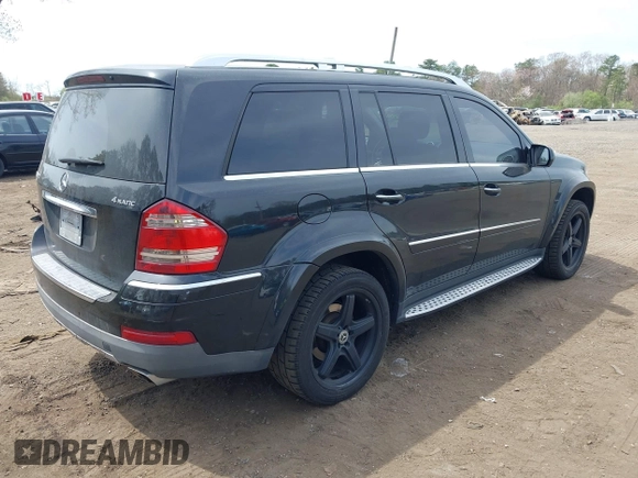 2009 Mercedes-Benz GL-Class 5.5L with VIN 4JGBF86E29A530952, listed as a IAAI auction lot 42112828 with 135,474 mi miles. Bid and sale history available at carsss.com. Image 4.