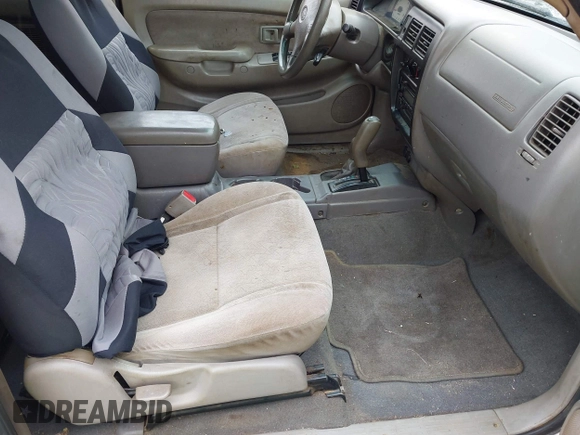 2003 Toyota Tacoma with VIN 5TEWN72N83Z264472, listed as a IAAI auction lot 42186444 with 266,312 mi miles. Bid and sale history available at carsss.com. Image 5.