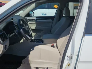 2023 Volkswagen Atlas SE с VIN 1V2HR2CA7PC526108, выставлен на аукционе IAAI как лот 42844449 с пробегом 38 696 миль миль и . История ставок и продаж доступна на DreamBid. Изображение 31.