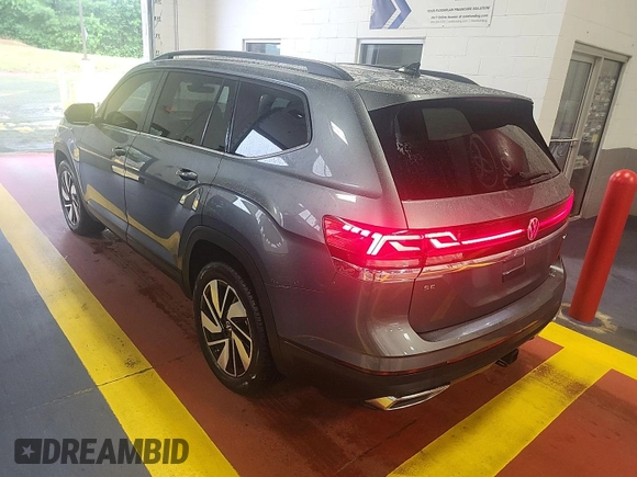 2024 Volkswagen Atlas SE with VIN 1V2HR2CAXRC564175, listed as a IAAI auction lot 42731227 with 14,479 mi miles and . Bid and sale history available at DreamBid. Image 22.
