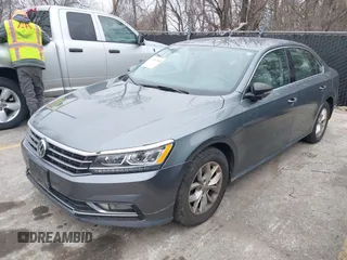 2016 Volkswagen Passat S z VIN 1VWAS7A31GC052520, wystawiony jako IAAI lot #41547408 z przebiegiem 129 730 mil mil oraz . Historia ofert i sprzedaży dostępna na DreamBid. Obrazek 17.