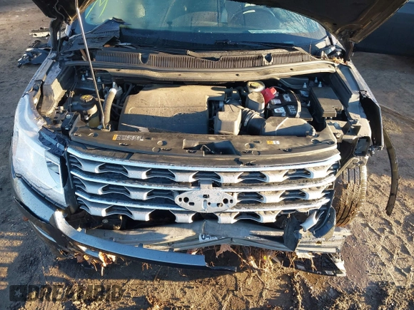 2016 Ford Explorer XLT with VIN 1FM5K8D81GGB38383, listed as a IAAI auction lot 41208566 with 42,752 mi miles and . Bid and sale history available at carsss.com. Image 10.