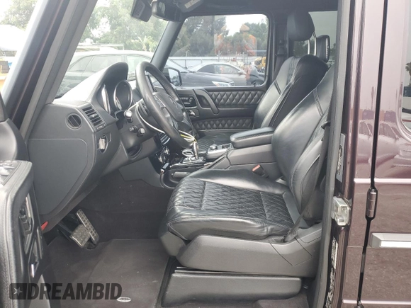 2015 Mercedes-Benz G 63 AMG z VIN WDCYC7DFXFX235288, wystawiony jako Copart lot #60655715 z przebiegiem 118 484 mil mil oraz Szkoda całkowita • Salvage title. Historia ofert i sprzedaży dostępna na DreamBid. Obrazek 7.