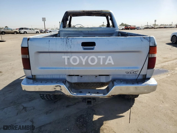1991 Toyota 4WD Pickups DLX with VIN JT4VN13D7M5045456, listed as a Copart auction lot 77028624 with 0 miles and Non Repairable. Bid and sale history available at carsss.com. Image 6.