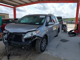 2018 Toyota Sienna XLE Auto Access Seat with VIN 5TDYZ3DC4JS941562, listed as a IAAI auction lot 41569858 with 76,439 mi miles. Bid and sale history available at carsss.com. Image 17.