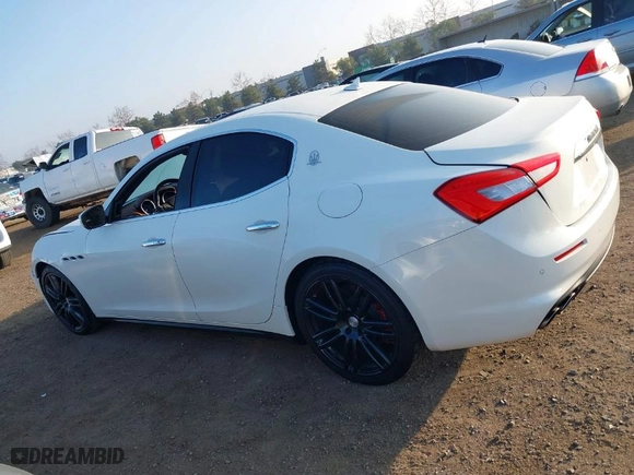2018 Maserati Ghibli with VIN ZAM57XSA8J1301784, listed as a IAAI auction lot 41472998 with 32,500 mi miles. Bid and sale history available at carsss.com. Image 14.