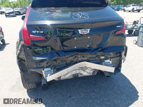 2024 Cadillac XT4 AWD Premium Luxury z VIN 1GYFZDR44RF144801, wystawiony jako IAAI lot #42646613 z przebiegiem 37 358 mil mil oraz . Historia ofert i sprzedaży dostępna na DreamBid. Obrazek 6.