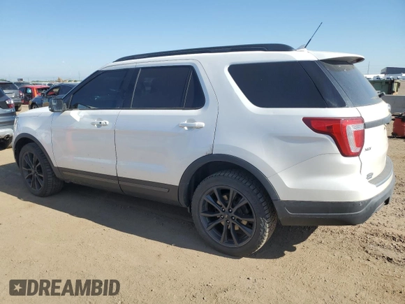 2018 Ford Explorer XLT z VIN 1FM5K8D85JGA42358, wystawiony jako Copart lot #62963965 z przebiegiem 156 247 mil mil oraz Czysty tytuł • Clean title. Historia ofert i sprzedaży dostępna na DreamBid. Obrazek 2.