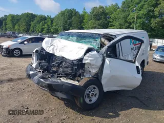 2017 GMC Savana Cargo z VIN 1GTW7AFG9H1117887, wystawiony jako IAAI lot #42233506 z przebiegiem Nie podano mil oraz . Historia ofert i sprzedaży dostępna na DreamBid. Obrazek 6.