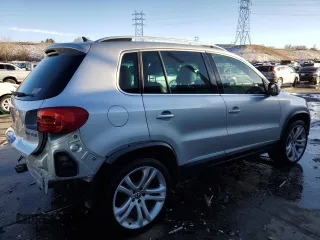 2012 Volkswagen Tiguan LE z VIN WVGAV7AX6CW594438, wystawiony jako Copart lot #42971665 z przebiegiem 120 532 mil mil oraz Szkoda całkowita • Salvage title. Historia ofert i sprzedaży dostępna na DreamBid. Obrazek 3.