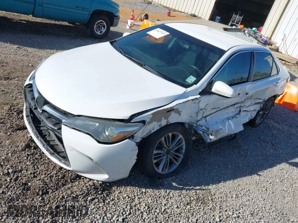 2015 Toyota Camry XLE with VIN 4T1BF1FK5FU945058, listed as a IAAI auction lot 41827105 with 78,011 mi miles. Bid and sale history available at carsss.com. Image 17.