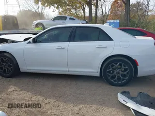 2015 Chrysler 300 with VIN 2C3CCAGG6FH842475, listed as a IAAI auction lot 40713366 with 138,342 mi miles. Bid and sale history available at carsss.com. Image 13.