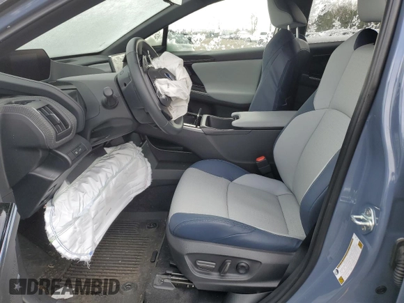 2023 Subaru Solterra Premium z VIN JTMABABA1PA031661, wystawiony jako Copart lot #48266764 z przebiegiem Nie podano mil oraz . Historia ofert i sprzedaży dostępna na DreamBid. Obrazek 7.