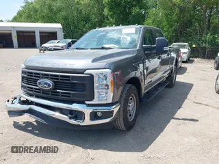 2023 Ford F-250 XL z VIN 1FT7W2AA9PEE21227, wystawiony jako IAAI lot #42277343 z przebiegiem 14 957 mil mil oraz . Historia ofert i sprzedaży dostępna na DreamBid. Obrazek 17.
