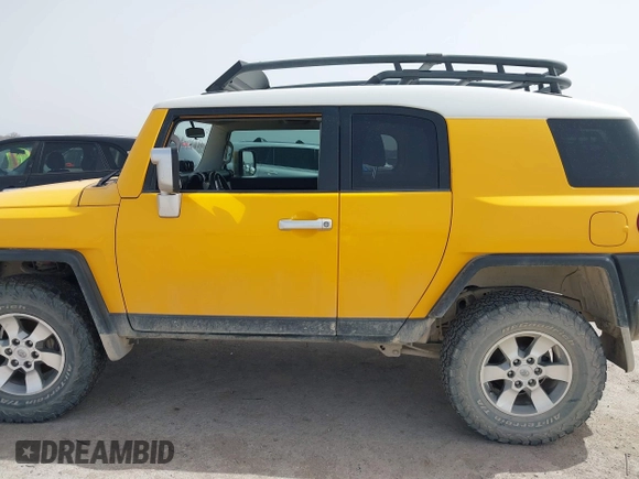 2007 Toyota FJ Cruiser with VIN JTEBU11F670079735, listed as a IAAI auction lot 41722033 with 171,088 mi miles. Bid and sale history available at carsss.com. Image 14.