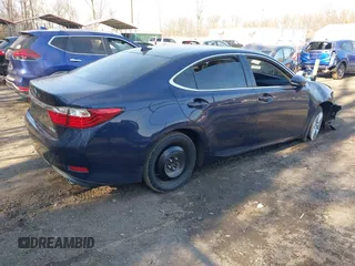 2013 Lexus ES 4dr Sdn with VIN JTHBK1GG1D2073589, listed as a IAAI auction lot 41773082 with 91,356 mi miles. Bid and sale history available at carsss.com. Image 4.