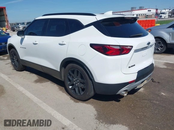 2022 Chevrolet Blazer LT z VIN 3GNKBDRS0NS135906, wystawiony jako IAAI lot #42070239 z przebiegiem 127 017 mil mil oraz . Historia ofert i sprzedaży dostępna na DreamBid. Obrazek 3.