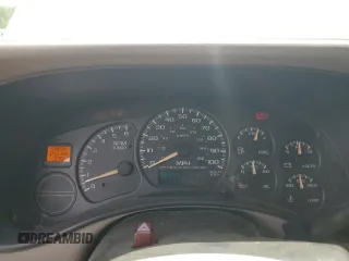 2002 GMC Yukon XL SLT z VIN 1GKFK16Z52J265501, wystawiony jako Copart lot #54234715 z przebiegiem 283 203 mil mil oraz Szkody całkowita. Historia ofert i sprzedaży dostępna na DreamBid. Obrazek 9.