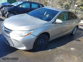 2015 Toyota Camry XLE with VIN 4T1BF1FK8FU041771, listed as a IAAI auction lot 41385537 with 161,114 mi miles. Bid and sale history available at carsss.com. Image 18.