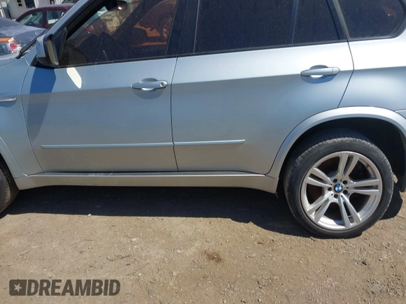 2011 BMW X5 M with VIN 5YMGY0C53BLK26167, listed as a IAAI auction lot 41742529 with 118,777 mi miles. Bid and sale history available at carsss.com. Image 14.