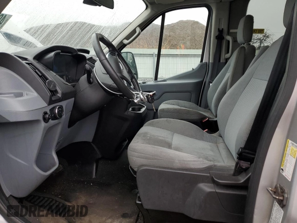 2015 Ford Transit XL z VIN 1FBVU4XG3FKA36240, wystawiony jako Copart lot #49159275 z przebiegiem 123 852 mil mil oraz Szkody całkowita. Historia ofert i sprzedaży dostępna na DreamBid. Obrazek 7.