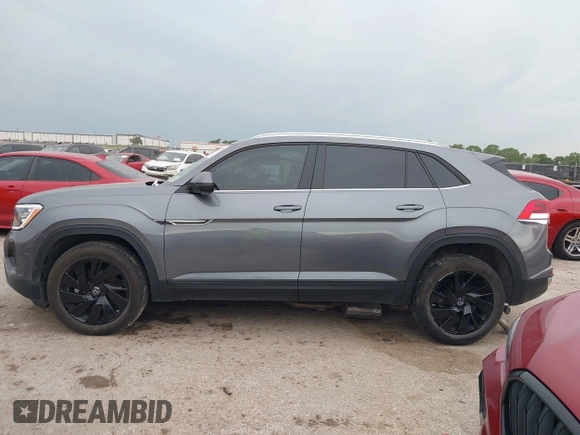 2024 Volkswagen Atlas SE с VIN 1V2JE2CA4RC248607, выставлен на аукционе IAAI как лот 42105089 с пробегом 8 321 миль миль и . История ставок и продаж доступна на DreamBid. Изображение 14.
