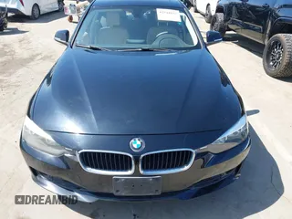 2013 BMW 3 Series 328i z VIN WBA3A5C52DF603241, wystawiony jako IAAI lot #42518837 z przebiegiem 107 281 mil mil oraz . Historia ofert i sprzedaży dostępna na DreamBid. Obrazek 6.