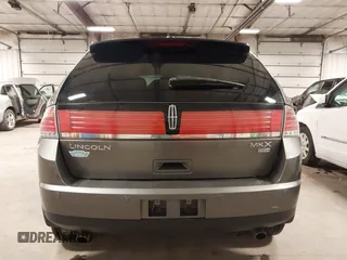 2009 Lincoln MKX with VIN 2LMDU88C79BJ11515, listed as a IAAI auction lot 41927989 with 167,273 mi miles and . Bid and sale history available at DreamBid. Image 17.
