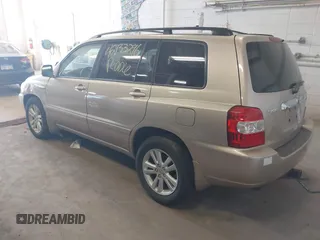 2006 Toyota Highlander Hybrid with VIN JTEDW21A260013713, listed as a IAAI auction lot 42133296 with 261,797 mi miles. Bid and sale history available at carsss.com. Image 3.
