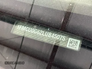 2020 Ford Escape SE z VIN 1FMCU0G62LUB45075, wystawiony jako IAAI lot #42743374 z przebiegiem 84 675 mil mil oraz . Historia ofert i sprzedaży dostępna na DreamBid. Obrazek 22.