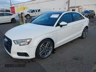 2020 Audi A3 Premium z VIN WAUAUGFF8LA104292, wystawiony jako IAAI lot #37879554 z przebiegiem 28 202 mil mil oraz . Historia ofert i sprzedaży dostępna na DreamBid. Obrazek 19.