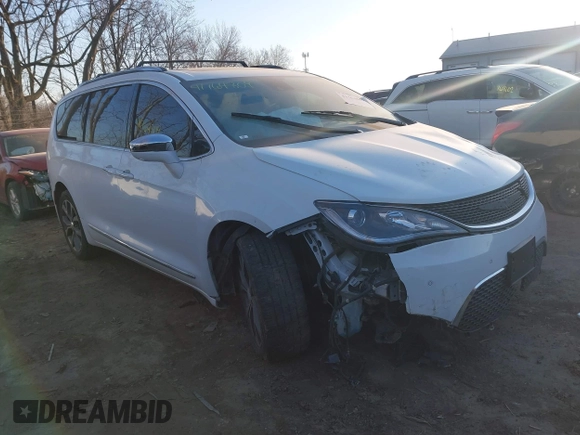 2017 Chrysler Pacifica Limited with VIN 2C4RC1GG4HR500560, listed as a IAAI auction lot 41764809 with 92,817 mi miles and . Bid and sale history available at DreamBid. Image 1.