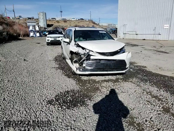 2021 Toyota Sienna Limited with VIN 5TDZSKFC5MS005700, listed as a Copart auction lot 87312734 with 46,623 mi miles and Salvage Title. Bid and sale history available at DreamBid. Image 14.