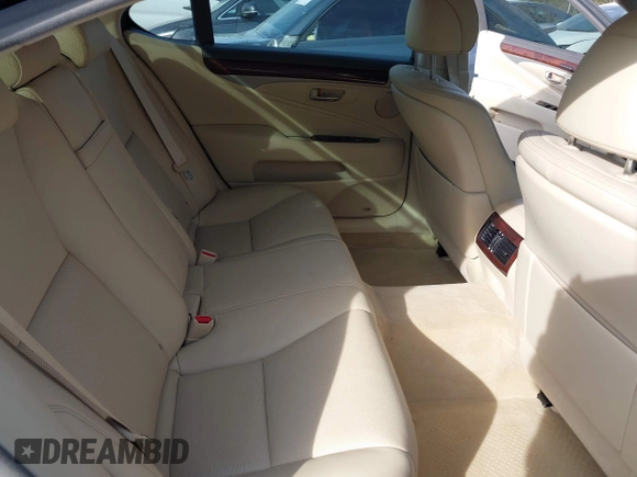 2016 Lexus LS 460 L with VIN JTHGL5EF0G5056502, listed as a IAAI auction lot 41012399 with 77,031 mi miles and . Bid and sale history available at DreamBid. Image 8.