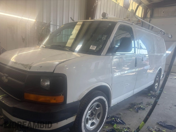 2008 Chevrolet Express Cargo z VIN 1GCFG15X081227437, wystawiony jako IAAI lot #42521022 z przebiegiem 81 379 mil mil oraz . Historia ofert i sprzedaży dostępna na DreamBid. Obrazek 18.