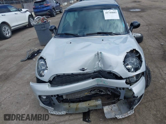 2013 MINI Cooper Hardtop with VIN WMWSU3C56DT374488, listed as a IAAI auction lot 41744603 with 82,678 mi miles. Bid and sale history available at carsss.com. Image 12.