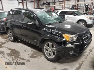 2010 Toyota RAV4 Sport с VIN JTMRK4DV5A5095920, выставлен на аукционе IAAI как лот 41506021 с пробегом 135 139 миль миль и . История ставок и продаж доступна на DreamBid. Изображение 1.
