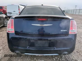 2013 Chrysler 300 SRT-8 z VIN 2C3CCAFJ4DH735421, wystawiony jako Copart lot #50936775 z przebiegiem 113 701 mil mil oraz Szkoda całkowita • Salvage title. Historia ofert i sprzedaży dostępna na DreamBid. Obrazek 6.